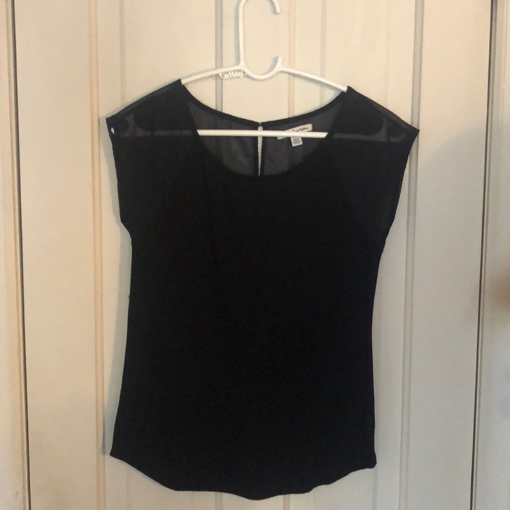 AE shirt sleeved shirt